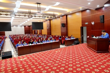 ? 學習榜樣，凝聚力量！景興紙業(yè)召開陳良杰同志先進事跡報告會